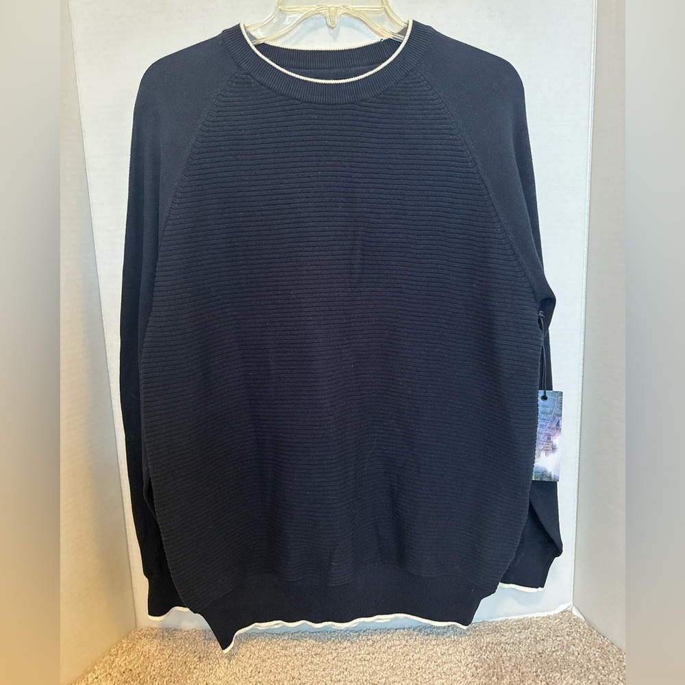 NWT Men's Navy w/ white trim Textured Crewneck Sweater, size Large